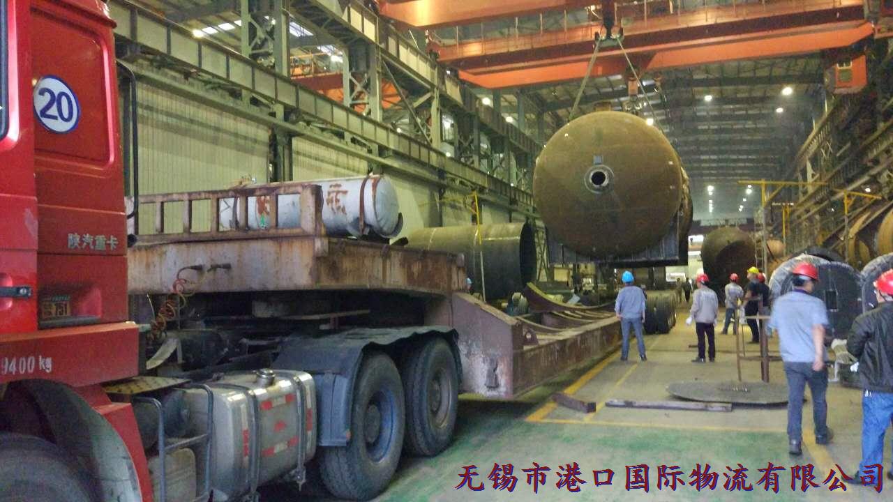 港口國際物流大件運輸，設備裝車2