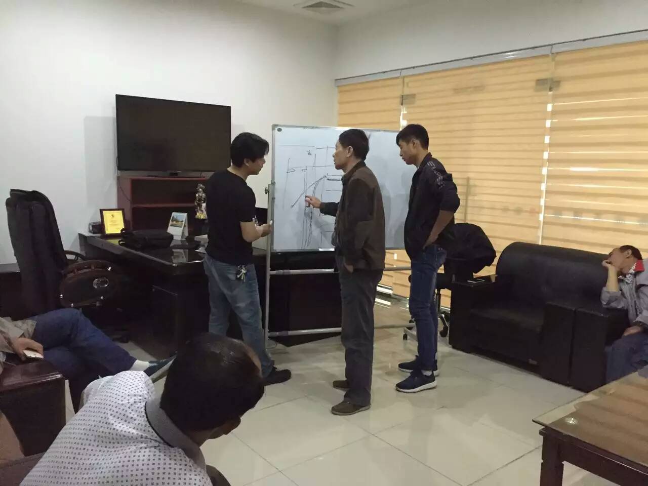 選擇具有一定實(shí)力規(guī)模的大件運(yùn)輸公司